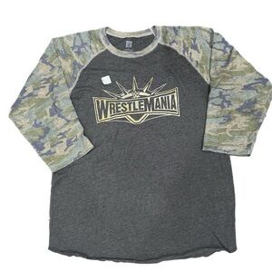 New Wrestlemania 3/4 Camo Sleeve  Raglan Tee  L Women’s  Licensed